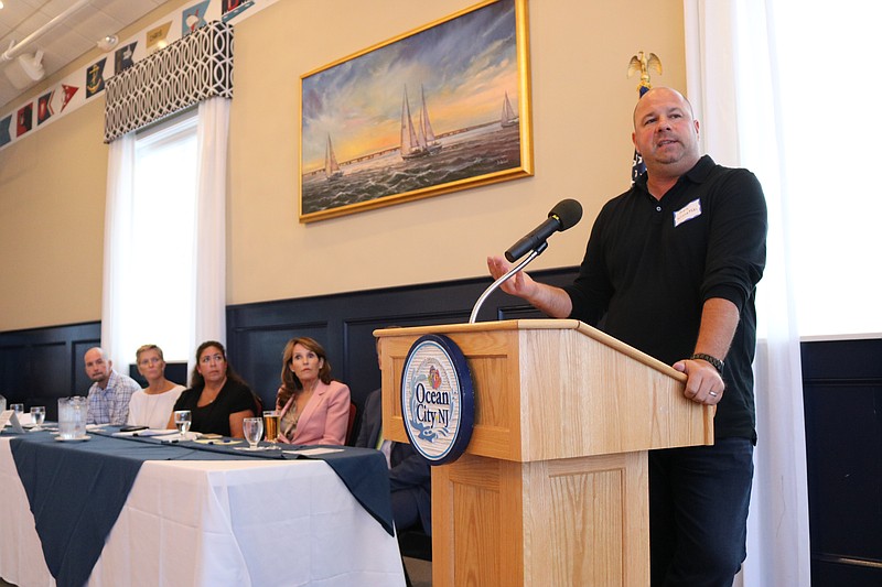 WebiMax owner Ken Wisnefski was the featured speaker at the Ocean City Chamber of Commerce Business Summit, where he spoke about a cash free feature for the Ocean City app.