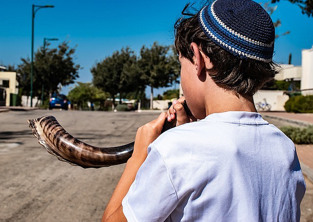 A shofar blowing is planned for Tashlich on the Newport Avenue beach in Ventnor.