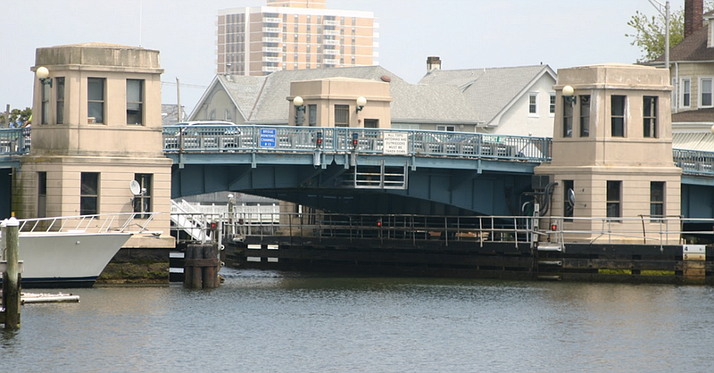 Wikipedia/Dorset Avenue bridge