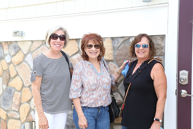 JFS/Women enjoy the JFS House Tour benefiting Lynn Kramer Village by the Shore 2022.