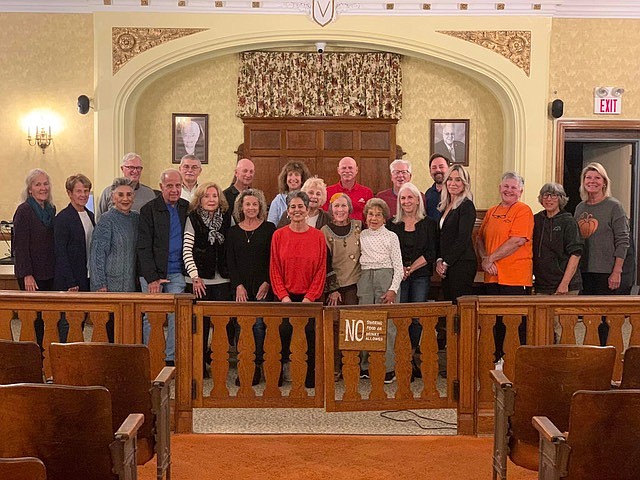 Ventnor Mayor Beth Holtzman with the city's community volunteers, Nov. 10, 2022.