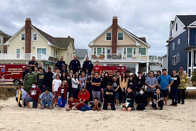 Eighth graders at the VECC enjoyed a fun fall day on the beach.