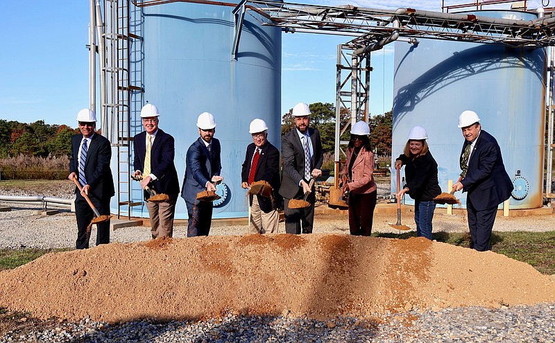 ACUA, South Jersey Gas break ground on new natural gas production at the landfill.