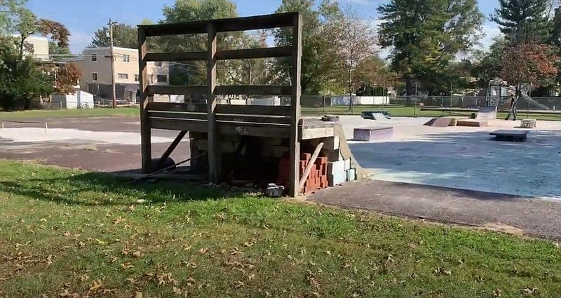 Screenshot of a September 2021 YouTube video about Wedgewood Skatepark. 