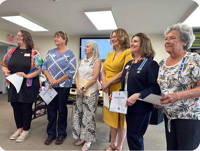 Pictured left to right: Laura Hartz, Dana Pfister, Commemorative Events Chair Margie Gehlhaus, Laura Jean Kanuer, Rose Catton and Charlene Souders. 