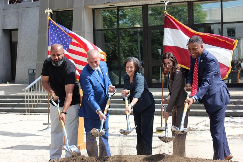 From left: Derrick Perry, Norristown Municipal Council President; Honorable Thomas M. Del Ricci, President Judge, Montgomery County Court of Common Pl