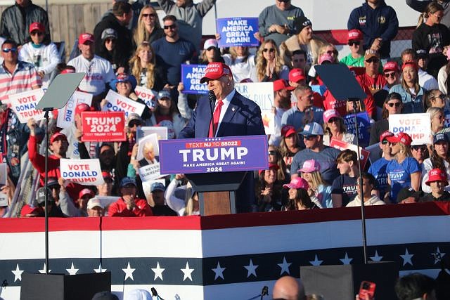 Donald Trump addresses crowd in Wildwood.