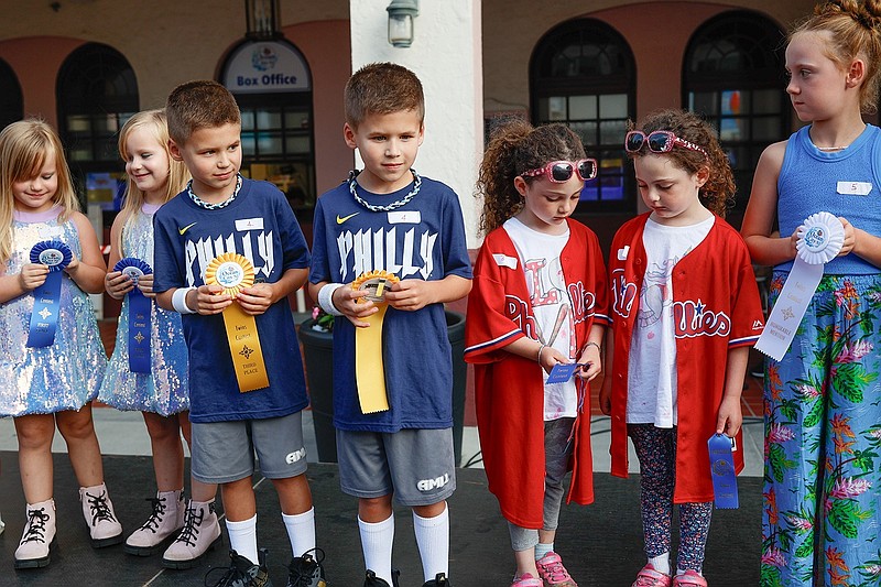 Some of the winning contestants proudly hold their ribbons. (Photos courtesy of Ocean City)