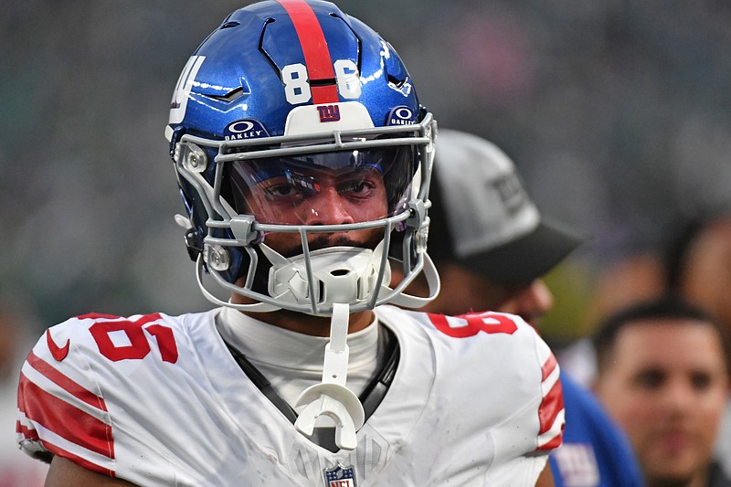 Dec 25, 2023; Philadelphia, Pennsylvania, USA; New York Giants wide receiver Darius Slayton (86) against the Philadelphia Eagles at Lincoln Financial Field. Mandatory Credit: Eric Hartline-USA TODAY Sports