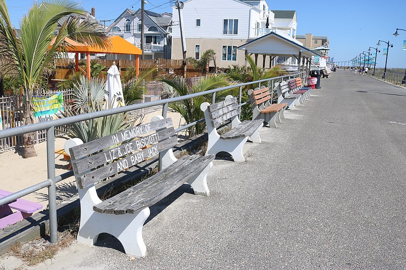 Overall, it is estimated that hundreds of benches line the Promenade.