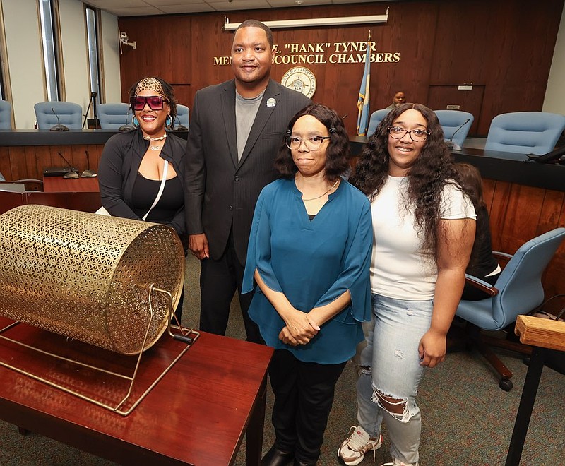 Mayor Marty Small with winners Nika Brooks, Robin Cheatham-Wimbish and Karajenae Peak. (Bianca Rios was not in attendance.)