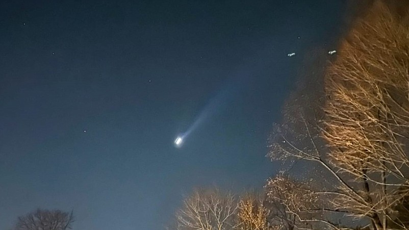 Suspected drones streak across the nighttime sky in New Jersey. (Courtesy of CNBC)