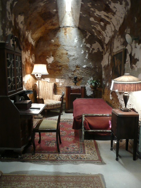 Al Capone's Cell at Eastern State Penitentiary (Image by Carl Birkin / Creative Commons)