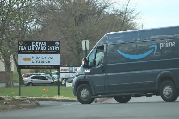 An Amazon Prime truck arrives at the facility in Middletown. (Credit: Tom Sofield/LevittownNow.com)