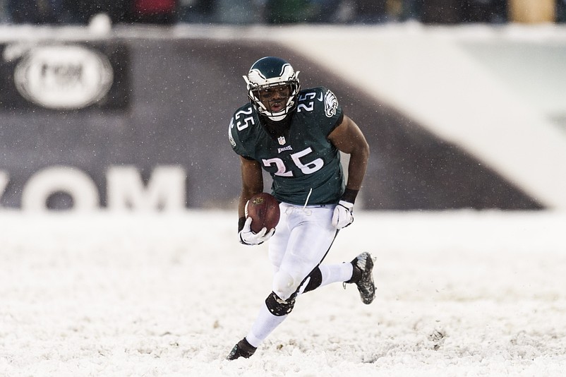 Dec 8, 2013; Philadelphia, PA, USA; Philadelphia Eagles running back LeSean McCoy (25) carries the ball during the fourth quarter against the Detroit Lions at Lincoln Financial Field. The Eagles defeated the Lions 34-20. Mandatory Credit: Howard Smith-USA TODAY Sports