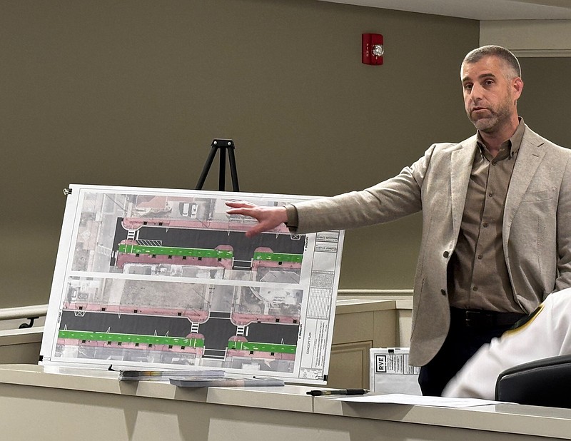 Ed Dennis Jr. of Remington & Verninck Engineers presents the Washington Avenue streetscape plan