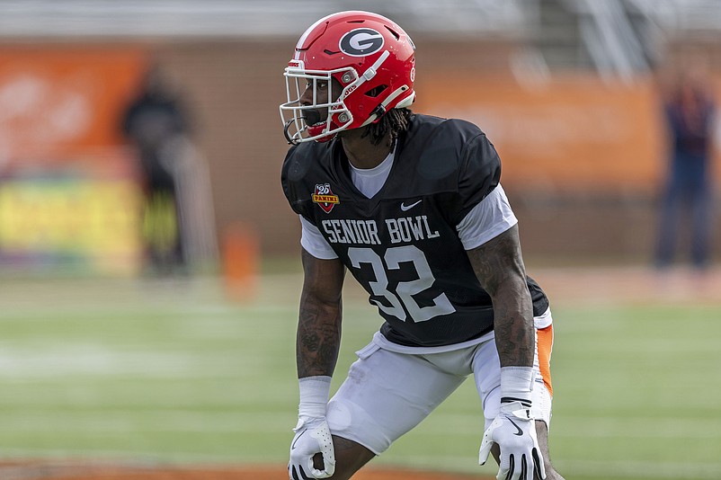 Jan 28, 2025; Mobile, AL, USA; American team linebacker Smael Mondon Jr. of Georgia (32) lines up during Senior Bowl practice for the American team at Hancock Whitney Stadium. Mandatory Credit: Vasha Hunt-Imagn Images