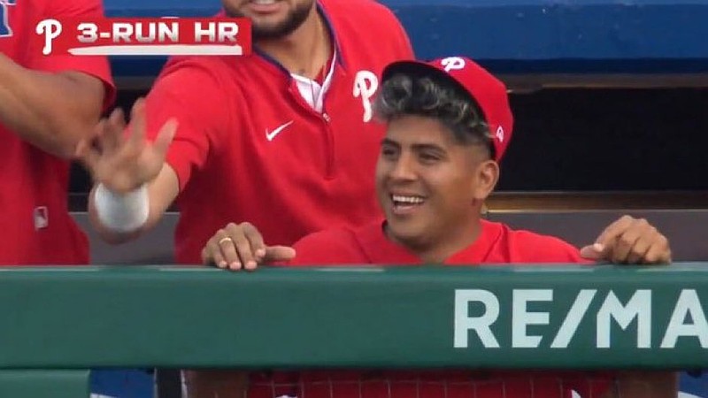 Ranger Suárez smiles after Kyle Schwarber's three-run home run Wednesday night. (NBC Sports Philadelphia)