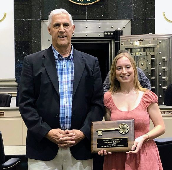 Perkasie mayor Jeff Hollenbach presented the award to Pennridge High School senior Mackenzie Robinson for demonstrating outstanding dedication to serving both her school and community. (Credit: Jeff Hollenbach)