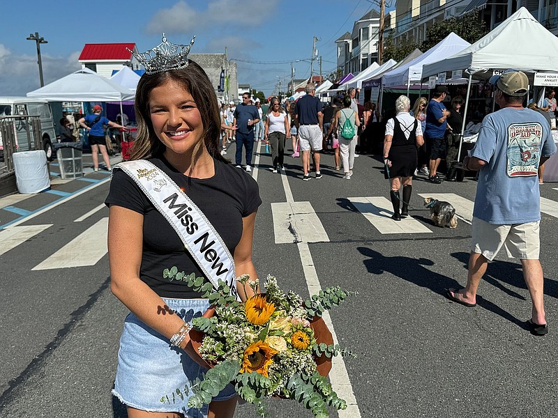 Miss NJ 2024 Elizabeth Mendel at Margate's Fall Funfest by the Bay.