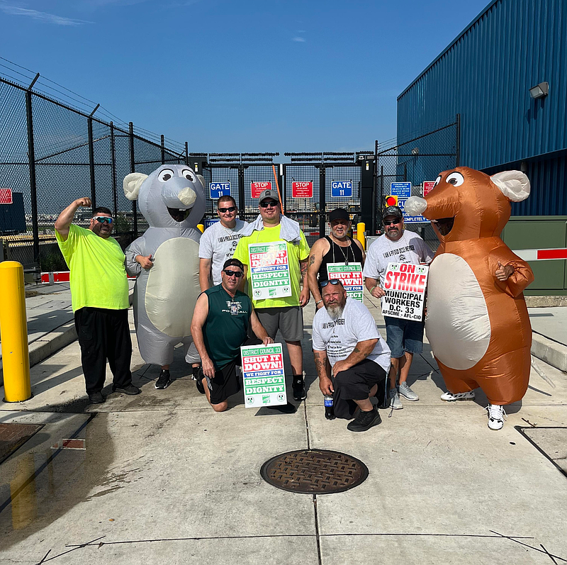 District Council 33 workers on strike at the Philadelphia International Airport (Credit: @AFSCME on X)