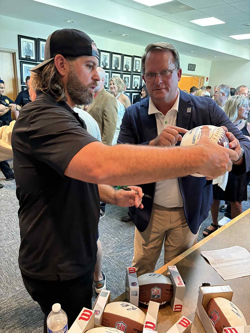 JCC/Jon Dorenbos performs at the Jackie and Hank Herskowitz Sports Night fundraiser, July 17, 2025.