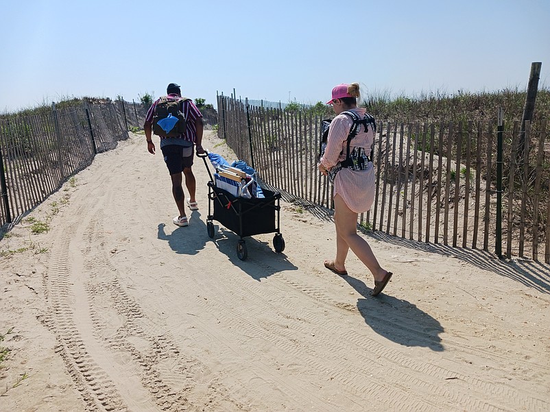 The sandy pathway at Third Street requires an uphill walk to access the beach.