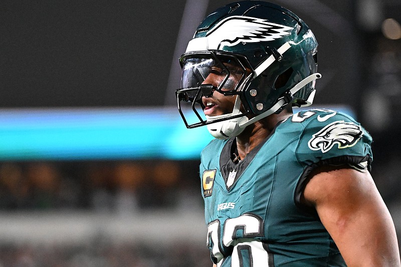 Sep 4, 2025; Philadelphia, Pennsylvania, USA; Philadelphia Eagles running back Saquon Barkley (26) against the Dallas Cowboys at Lincoln Financial Field. Mandatory Credit: Eric Hartline-Imagn Images
