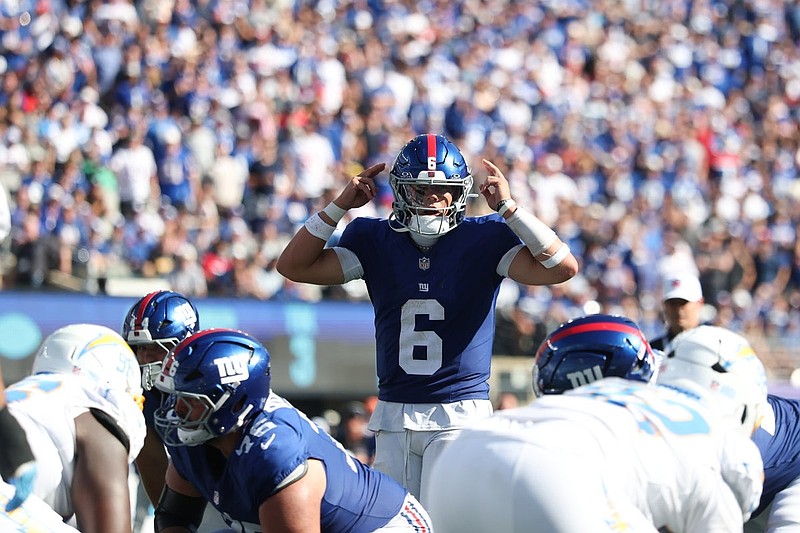 Sep 28, 2025; East Rutherford, New Jersey, USA; New York Giants quarterback Jaxson Dart (6) calls a play during the third quarter against the Los Angeles Chargers at MetLife Stadium. Mandatory Credit: Vincent Carchietta-Imagn Images