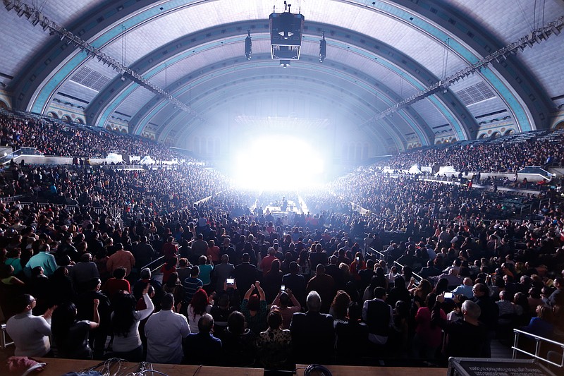 TOM BRIGLIA PHOTO GRAPHICS/Marc Anthony performs to a near capacity crowd in Historic Boardwalk Hall Feb. 8, 2014.