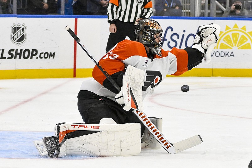 Nov 14, 2025; St. Louis, Missouri, USA; Philadelphia Flyers goaltender Samuel Ersson (33) defends the net against the St. Louis Blues during the second period at Enterprise Center. Mandatory Credit: Jeff Curry-Imagn Images