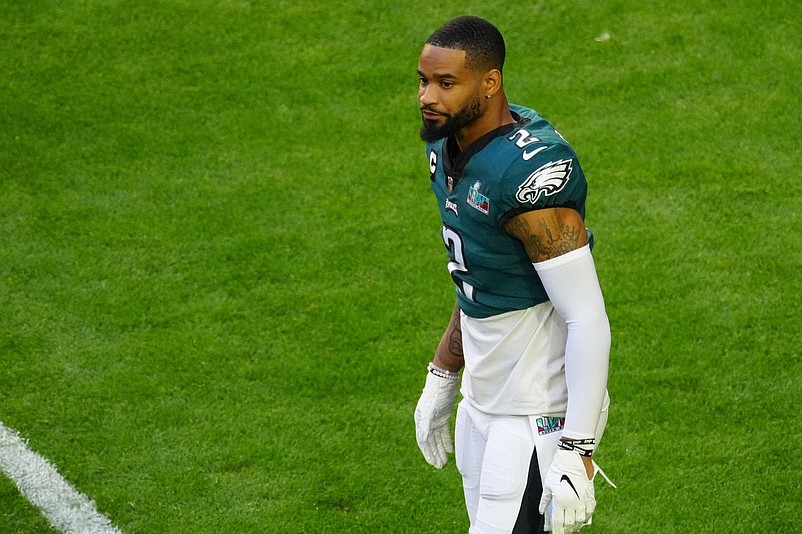 Philadelphia Eagles cornerback Darius Slay (2) warms up before playing against the Kansas City Chiefs in Super Bowl LVII at State Farm Stadium in Glendale on Feb. 12, 2023.

Nfl Super Bowl Lvii Kansas City Chiefs Vs Philadelphia Eagles