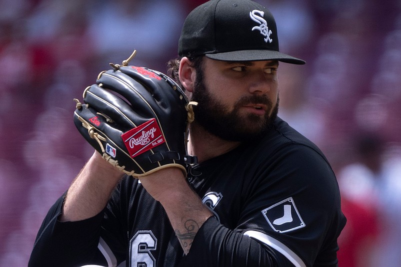 Chicago White Sox pitcher Bryse Wilson (46) delivers a pitch in the first inning of the MLB game between Cincinnati Reds and Chicago White Sox at Great American Ball Park in Cincinnati on Thursday, May 15, 2025.