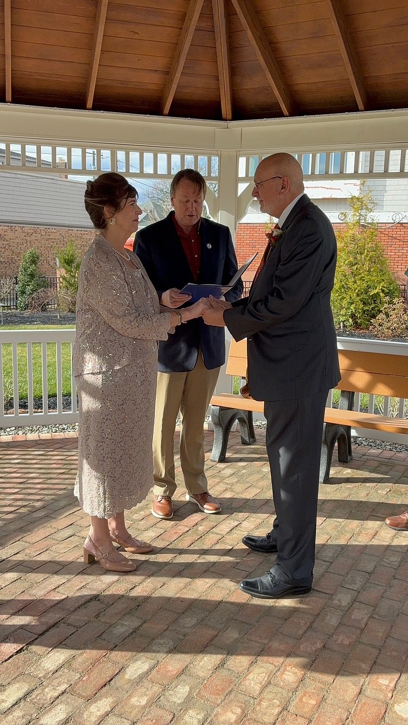 Longport Mayor Patrick Armstrong officiates nuptials for Joann McGuire and Janes Henry Desselaers, the first-ever couple to marry at Dorothy McGee Park, Dec. 19, 2025.