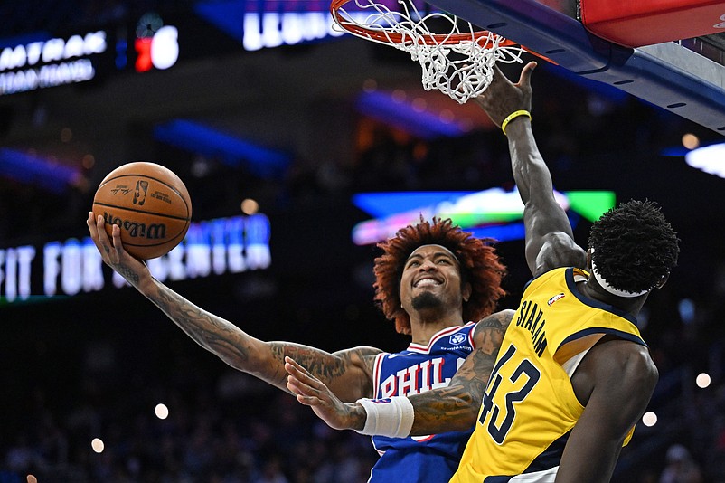 Jan 19, 2026; Philadelphia, Pennsylvania, USA; Philadelphia 76ers guard Kelly Oubre Jr. (9) drives to the basket against Indiana Pacers forward Pascal Siakam (43) during the second quarter at Xfinity Mobile Arena. Mandatory Credit: Eric Hartline-Imagn Images