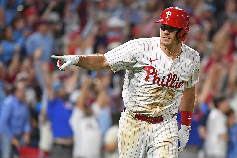 Aug 19, 2025; Philadelphia, Pennsylvania, USA; Philadelphia Phillies catcher J.T. Realmuto (10) celebrates his two-run home run during the eighth inning against the Seattle Mariners at Citizens Bank Park. Mandatory Credit: Eric Hartline-Imagn Images