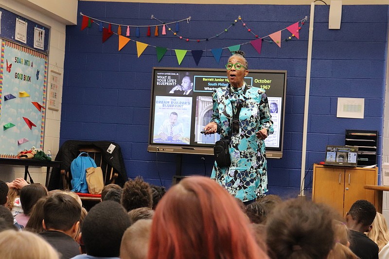Alice Faye Duncan speaks to Abington elementary students. (Source: Abington School District).