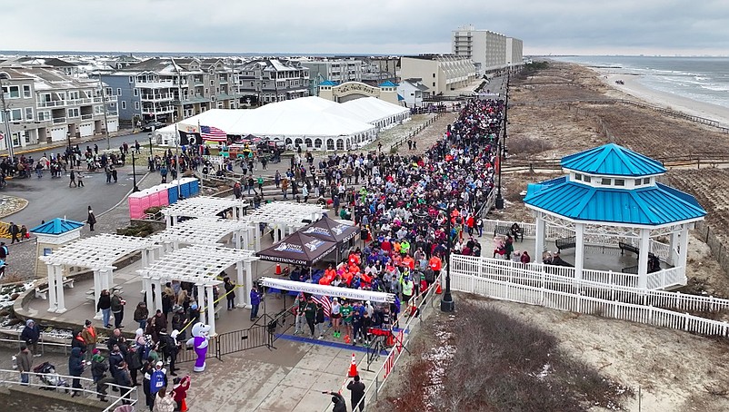 Crowds pack the Sea Isle City Promenade at the starting line for the Mike's Seafood Run-Walk for Autism in 2025. (Photo courtesy of Sea Isle City)