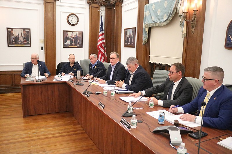 City Council votes 6-1 to table a proposed contract for a professional planning consultant for the former Wonderland Pier property.