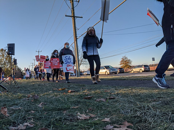 Nurses striking outside of the hospital in November 2020. (Credit: Tom Sofield/LevittownNow.com)