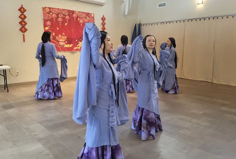 A traditional Chinese dance performance. (Courtesy of Mary Hall)
