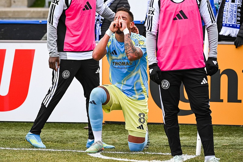 Union midfielder Jesus Bueno celebrates after his second-half goal against CF Montreal on Saturday at Stade Saputo. (David Kirouac-Imagn Images)