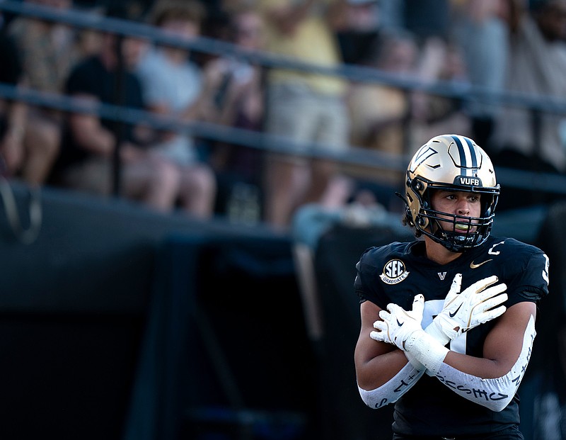 Vanderbilt tight end Eli Stowers (9) celebrates a big play against Charleston Southern during their game at FirstBank Stadium in Nashville, Tenn., Saturday, Aug. 30, 2025.