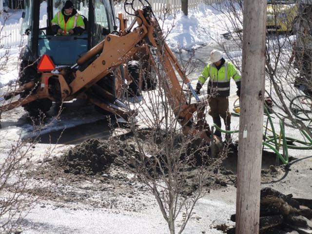 The battle of the frozen pipe continues in Ocean City — a water main break on the 400 block of Asbury Avenue sent fresh water bubbling up through cracks in the road, before New Jersey American Water Company crews arrived to fix it.