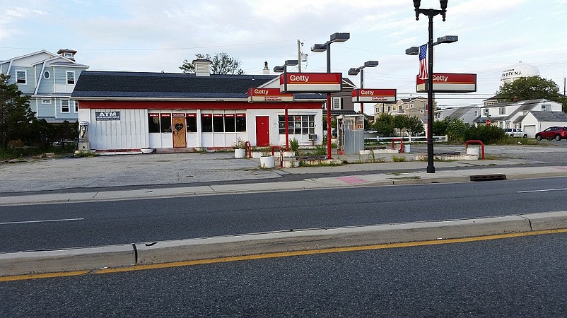 The old Getty gas station at the corner of Ninth Street and Bay Avenue is one of the targets of an ordinance that gives the city the option of condemning blighted properties.