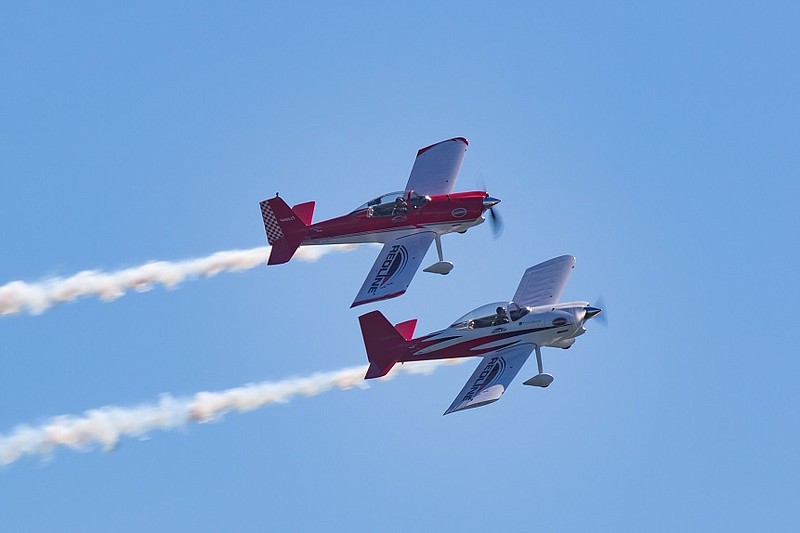 Airshow offers plenty of thrills for spectators. (Photo credit: Steven King.)