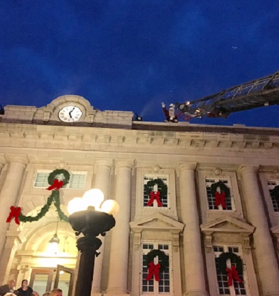 santa-on-the-roof-melissa-wilson-4