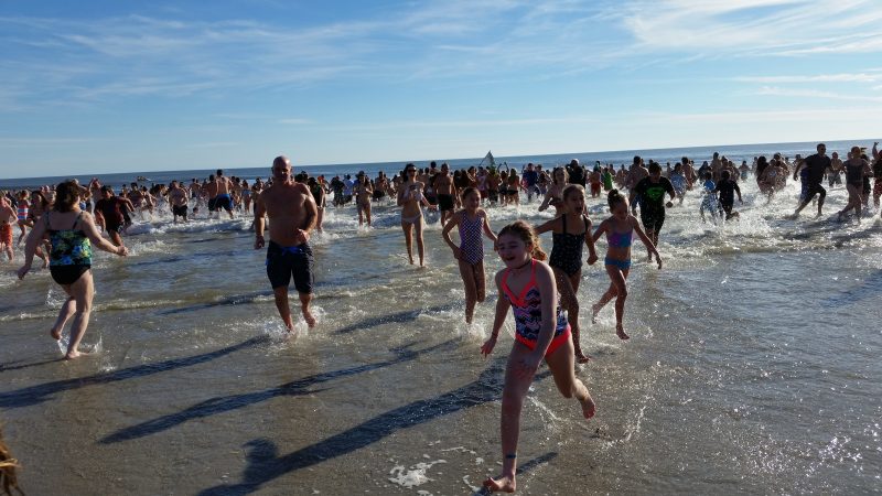 1-4-new-years-bathers-out-of-water