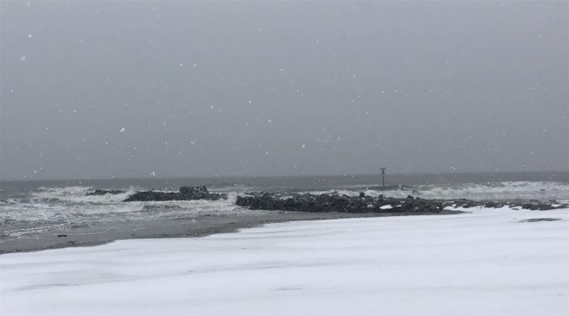 oc-3rd-street-beach-in-the-snow-4