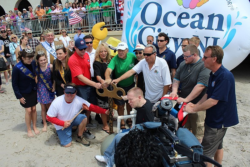 Big crowds and beautiful weather blessed last years unlocking of the beach.